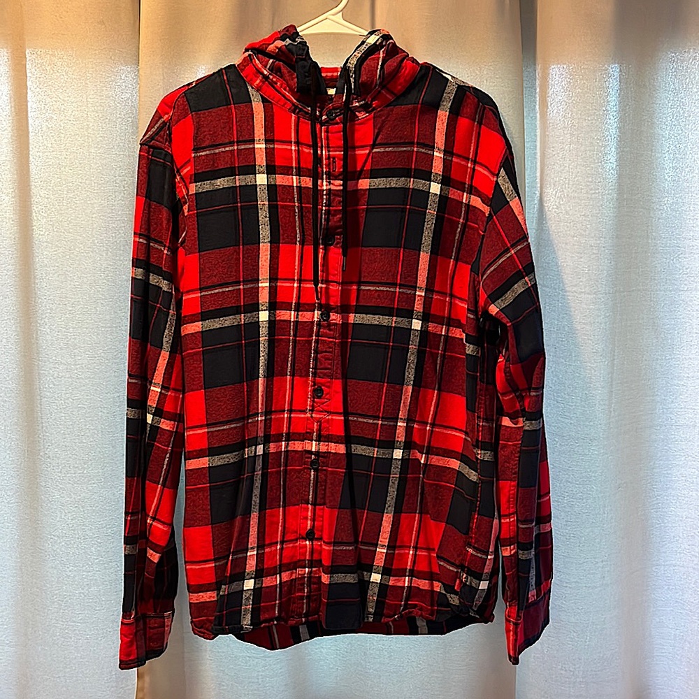 Men’s flannel shirt w/hood